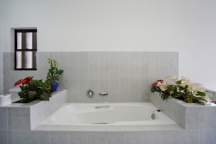 4 Bedroom Property for Sale in Van Riebeeckstrand Western Cape